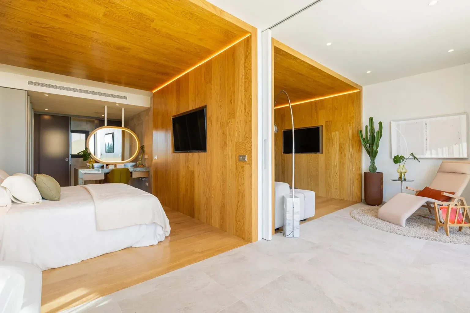 Deluxe Apartment